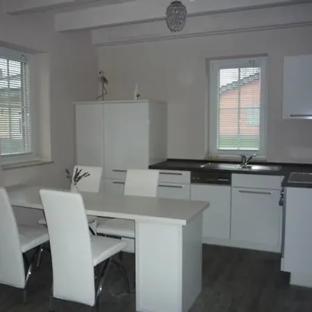Schones Ferienhaus In Mit Terrasse Und Grill - B51766 지로우